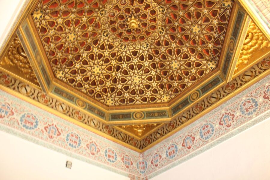 Seville: Alcazar, Cathedral, and Giralda Skip-the-Line Tour - Who will get the most from this tour