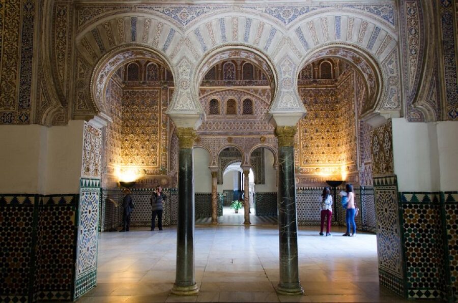 Seville: Alcázar, Cathedral & Giralda Fast Track Guided Tour - What $80 buys you