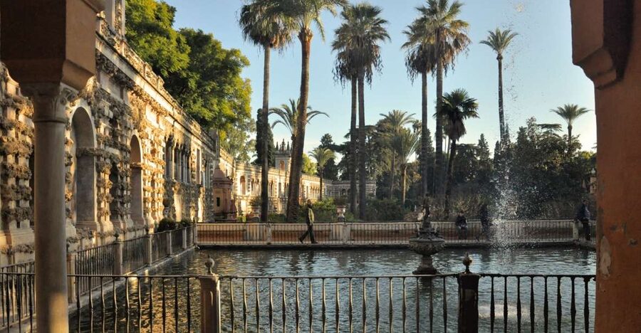 Seville: Alcazar & Cathedral Skip-the-Line Guided Tour - How good is the guiding?