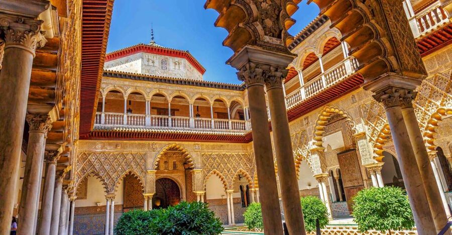 Seville: Alcázar Guided Palace Tour with Priority Access - Why a guide helps inside the Alcázar