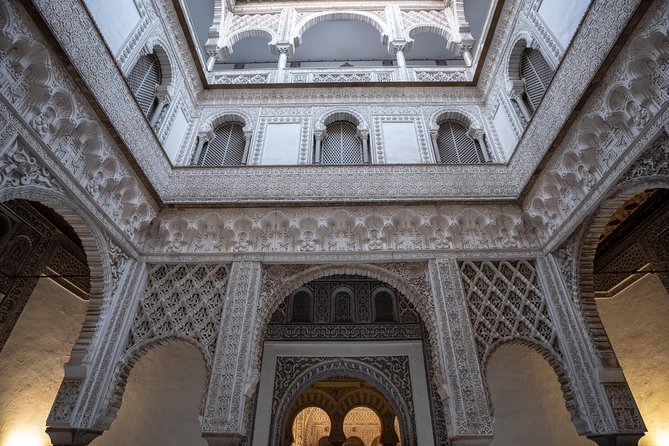 Seville Alcázar: Guided Premium Tour with Priority Entrance - The Mercury Pond and the palace water features