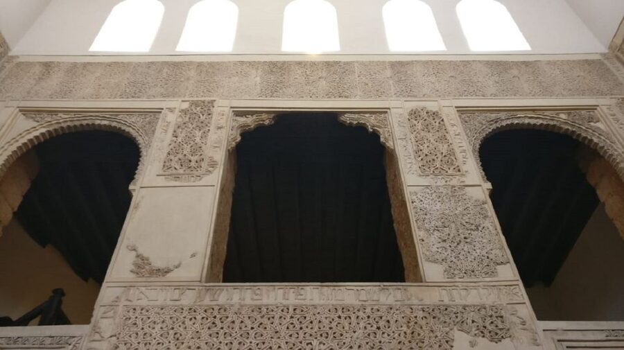 Seville: Alcázar Tour with Tickets Included - The gardens are more than a final photo stop