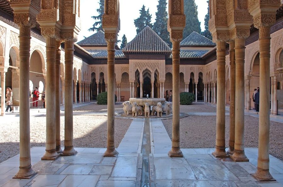 Seville: Alhambra Day Trip with Guide & Nasrid Palaces Entry - The Nasrid Palaces: the heart of the visit