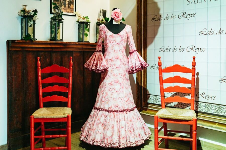 Seville: Baraka Sala Flamenca Show with Drink in Triana - Choosing the best start time