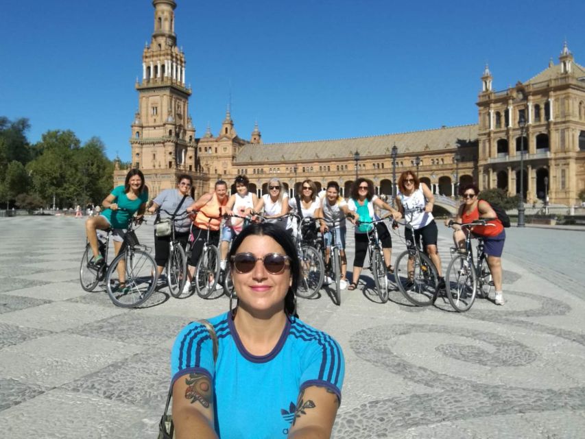 Seville: Bike Rental - Setting off through Seville’s cycling network