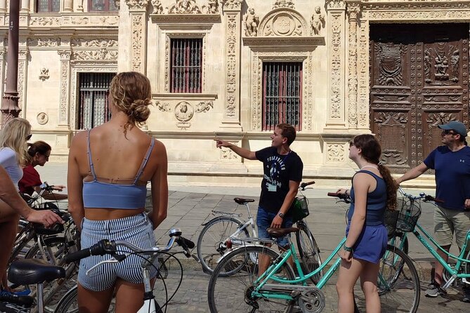 Seville Bike Tour (Private Tour) - Manuel Hellín’s guiding style