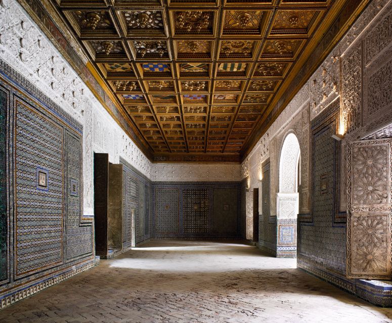 Seville: Casa de Pilatos Ground Floor Entry Ticket - Study the tiles before looking up