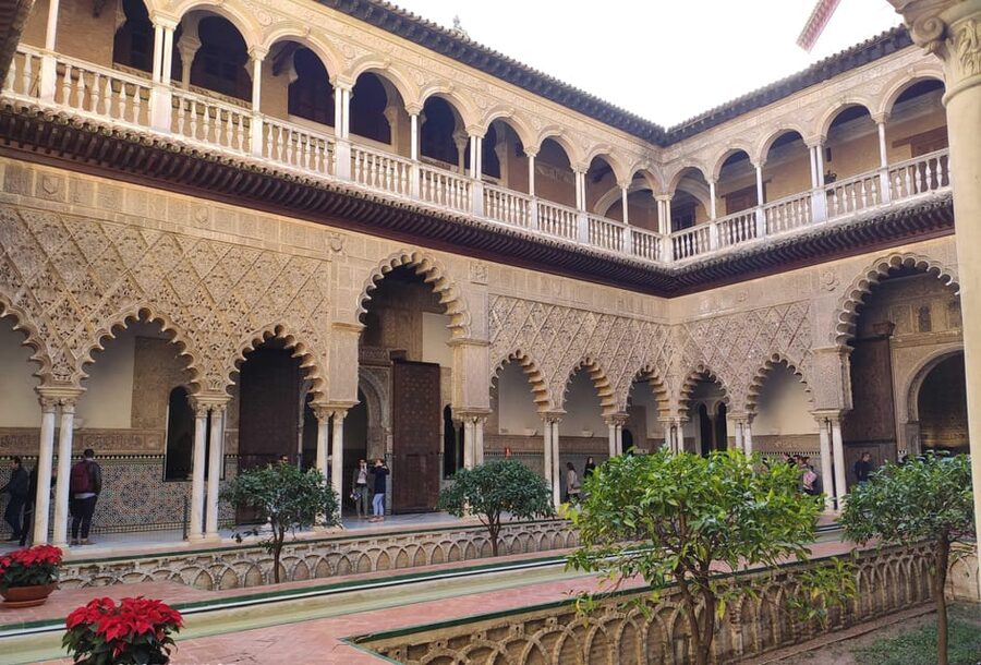 Seville: Cathedral & Alcázar Guided Tour with River Cruise - Should you book it?