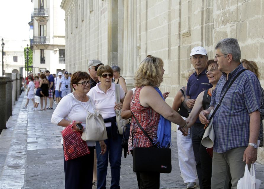 Seville: Cathedral and Giralda Skip-the-line Guided Tour - Clothing, access, and timing advice