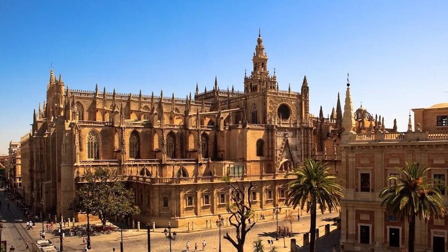 Seville Cathedral and Giralda Tower Guided Tour and Tickets - Why Seville Cathedral deserves a guided visit
