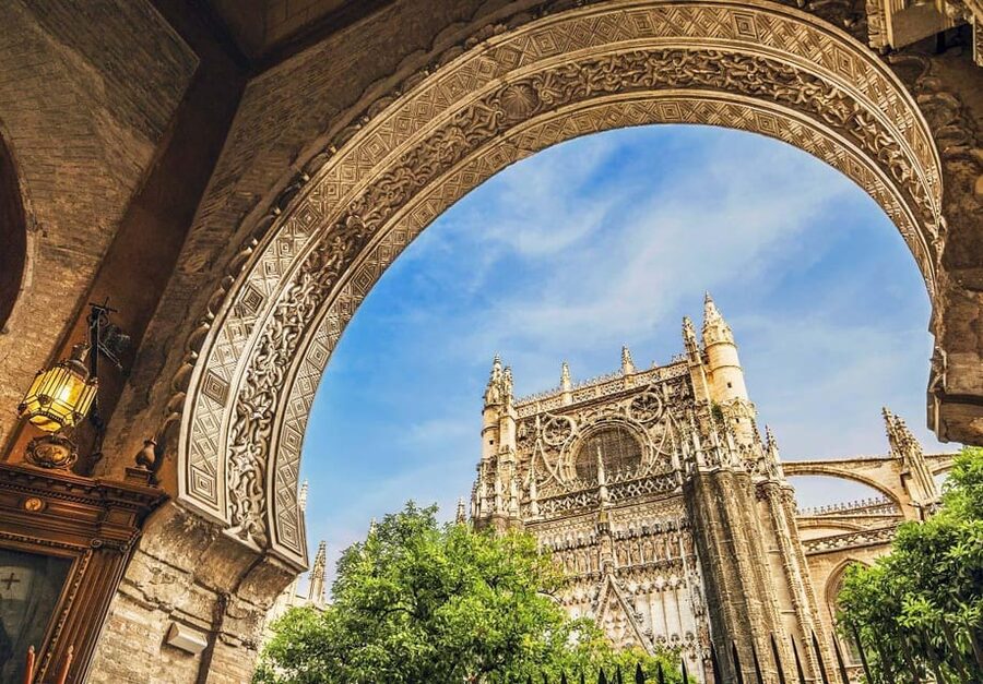 Seville Cathedral and Giralda Tower Guided Tour and Tickets - Giralda: 35 ramps to the viewing platform