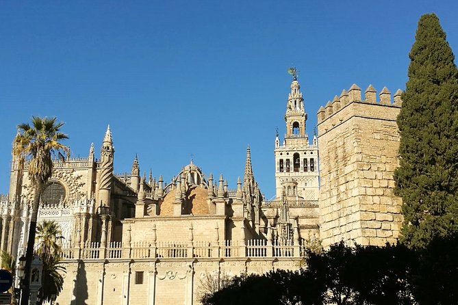 Seville Cathedral and the Giralda skip the line private tour - The cathedral route: the High Altar, Sacristy, and Columbus’s tomb