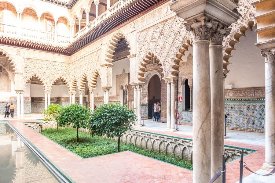 Seville: Cathedral, Giralda & Alcazar Entry With Guided Tour - Key points to know before booking