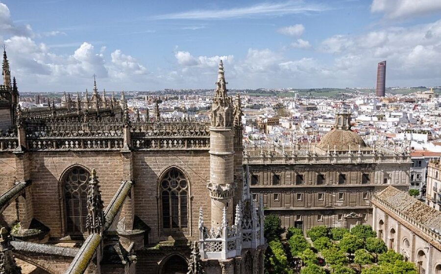 Seville: Cathedral, Giralda & Alcázar Guided Tour - Should you book it?