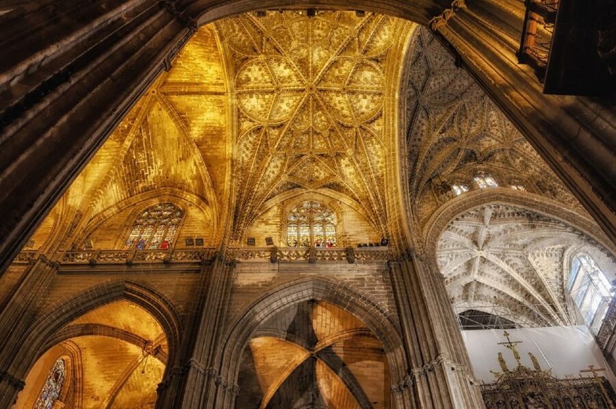 Seville: Cathedral, Giralda & Alcázar Guided Tour - The Cathedral: a mosque site turned Christian landmark