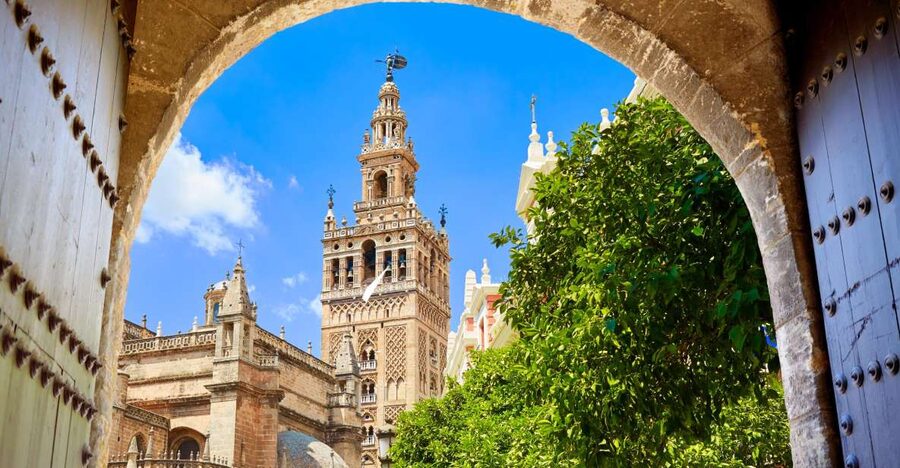 Seville: Cathedral, Giralda, and Alcazar Guided Tour - Why these three monuments belong together