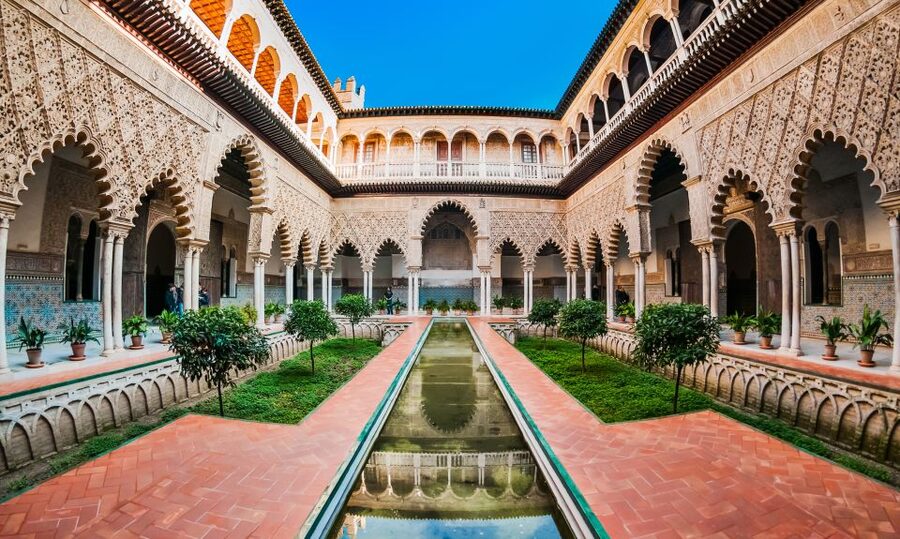 Seville: Cathedral, Giralda, and Alcazar Guided Tour - Seville Cathedral: a mosque transformed into a Gothic giant