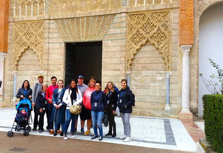 Seville: Cathedral, Giralda, and Royal Alcázar Guided Tour - The guide can make or break the three hours
