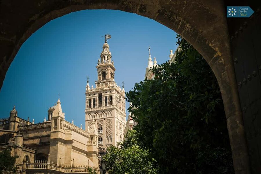 Seville: Cathedral, Giralda, and Royal Alcázar Guided Tour - Timing, meeting points, and practical matters