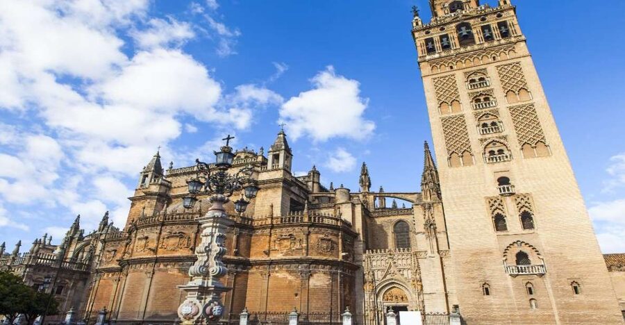 Seville: Cathedral & Giralda Guided Tour with Entry Tickets - Key points to know before booking