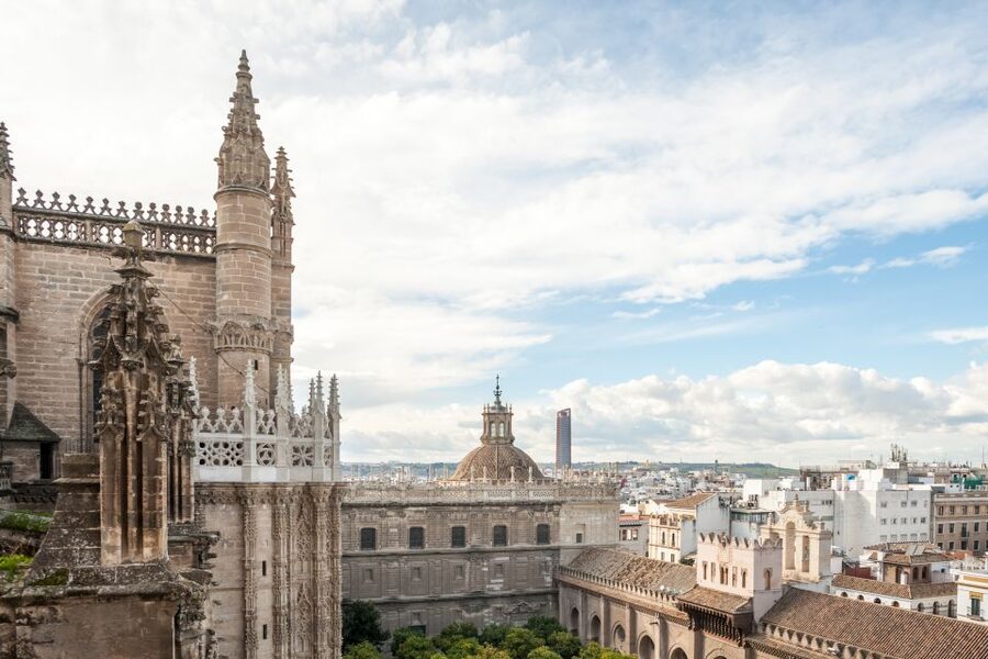 Seville: Cathedral Guided Tour with Optional Alcázar - Why Seville Cathedral deserves a guided visit
