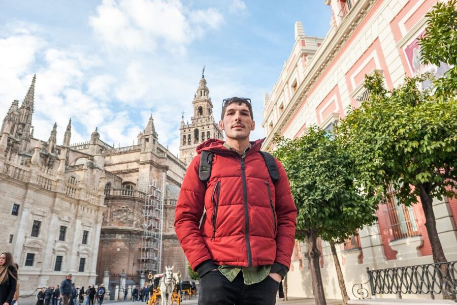 Seville: Cathedral Guided Tour with Optional Alcázar - Should you book Seville Cathedral with La Giralda?