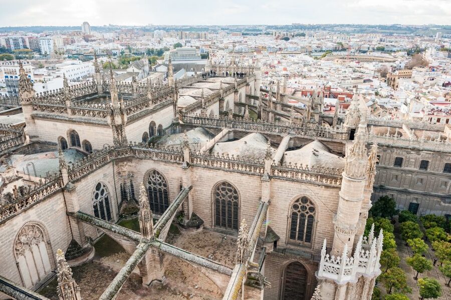 Seville: Cathedral Guided Tour with Optional Alcázar - Climbing La Giralda for the city view