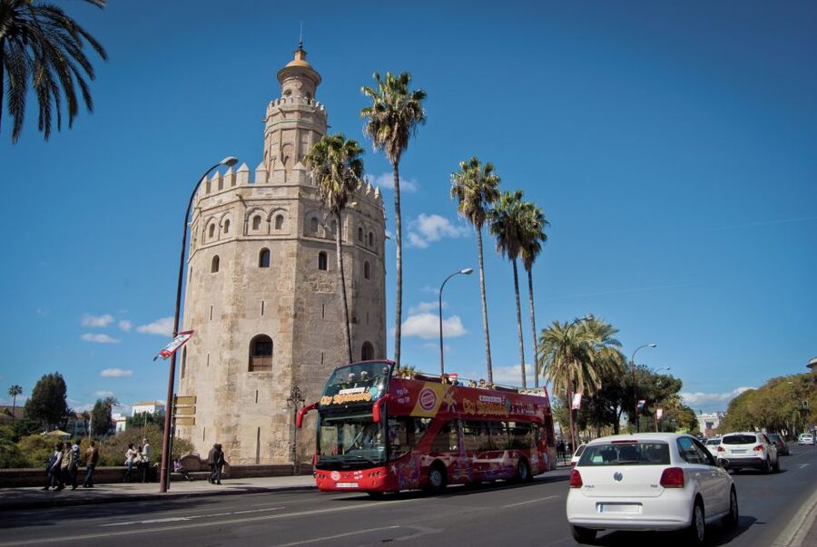 Seville: City Sightseeing Hop-On Hop-Off Bus Tour - Stops 3 and 4: The aquarium, Plaza de América, and the park