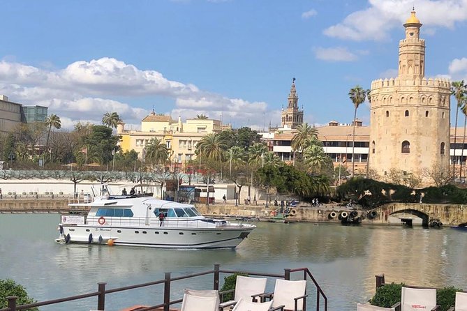 Seville: Cruise along the Guadalquivir River with appetizer - Indoor comfort or open-air views