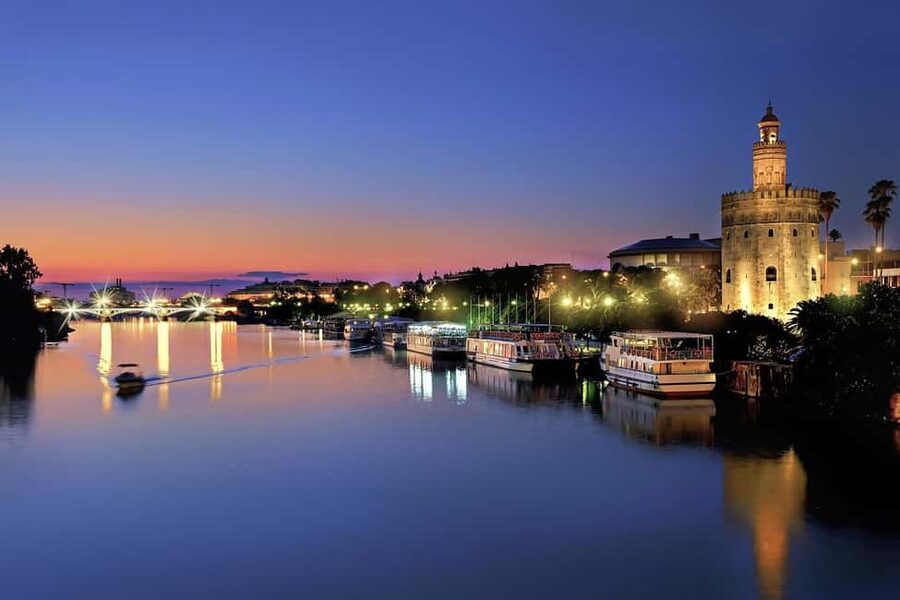 Seville : Discover best plans recommended by local people - Key points to know before booking