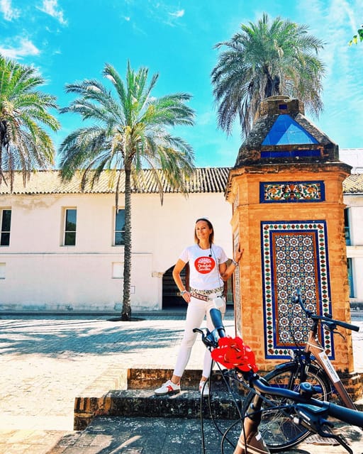 Seville: Dutch Cycling Highlights Tour with local guide - What the guides add to the ride