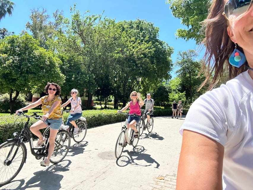 Seville: Dutch Cycling Highlights Tour with local guide - What $38 buys you