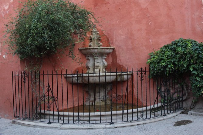 Seville Evening Historical Tour with Haunted History - Plaza de Alfalfa and Seville’s many identities