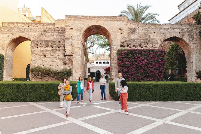 Seville Exclusive Beat the Crowds Guided Alcazar Before Opening - Who will get the most from this tour