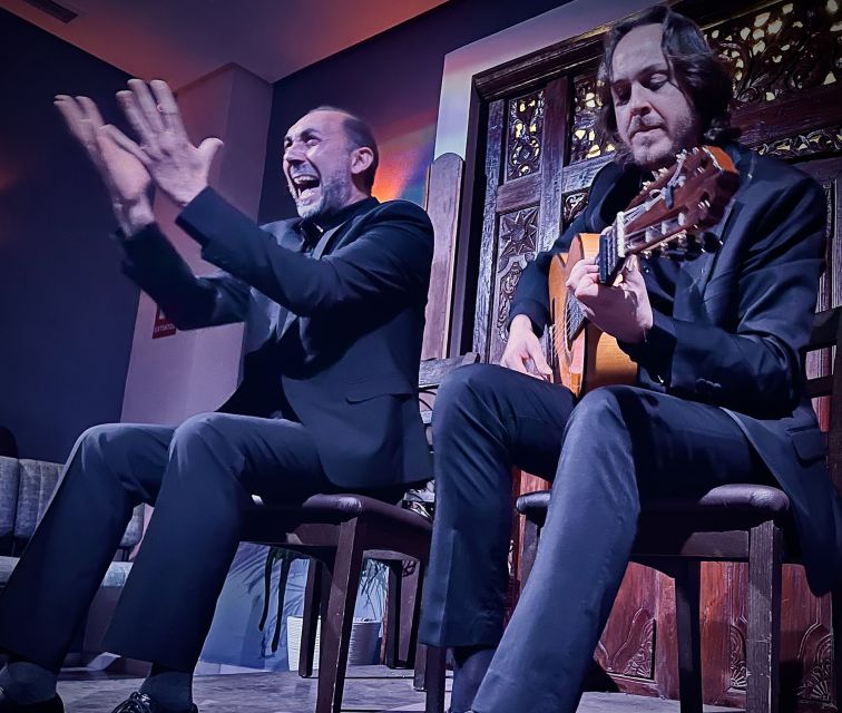 Seville: Flamenco Show at Tablao Almoraima in Triana - Your included drink and the premium choice