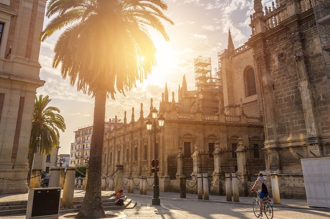 Seville Former Jewish Quarter Walking Tour: Santa Cruz - Why Santa Cruz needs a guide