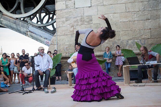 Seville: Fun class to approach Flamenco - First lesson: hearing the tangos compás