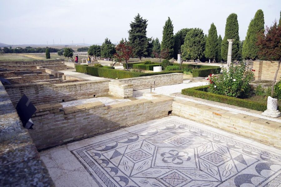 Seville: Game of Thrones and Roman Empire Italica Tour - Itálica: Roman ruins with a television afterlife