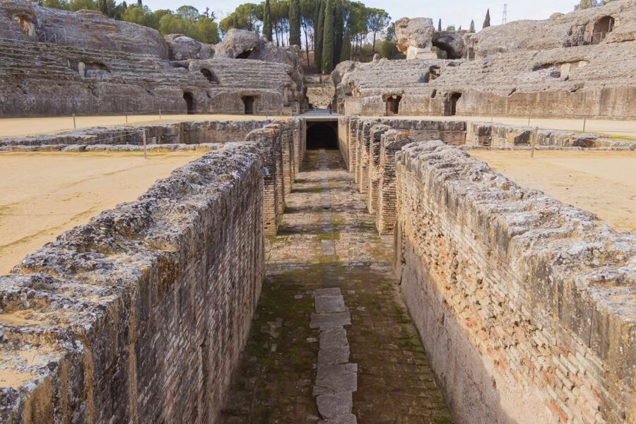 Seville: Game of Thrones and Roman Empire Italica Tour - What the guides add to the visit