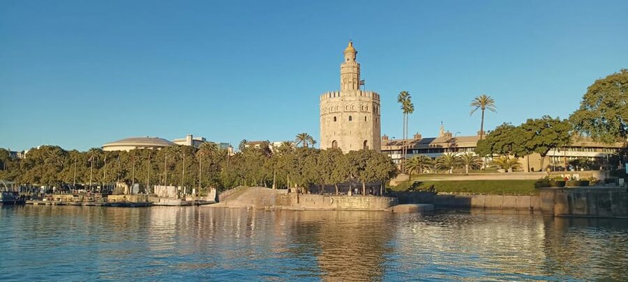 Seville: Guadalquivir Boat Tour with Optional Lunch/Dinner - Should you book the Fun Ride Sevilla cruise?