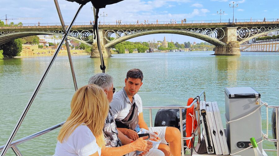 Seville: Guadalquivir River Boat Tour - Timing, comfort, and the best light