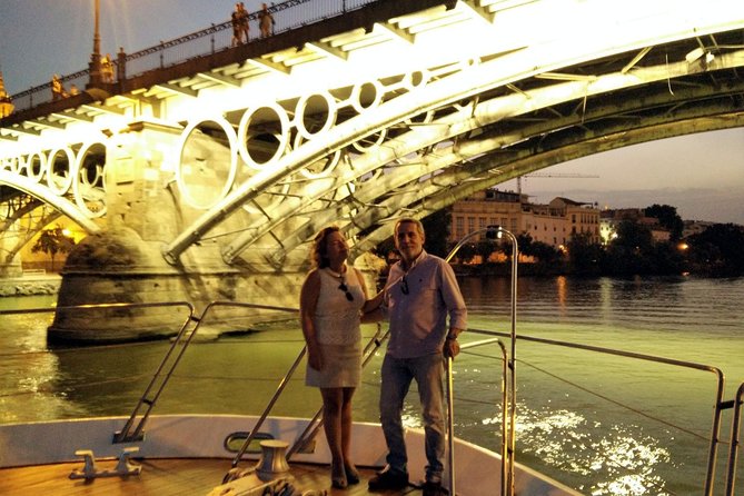 Seville: Guadalquivir River Cruise with Lunch or Dinner - Service, atmosphere, and group size