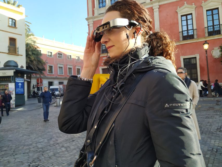 Seville: Guided City Walking Tour with 3D contents - Guadalquivir and the Torre del Oro