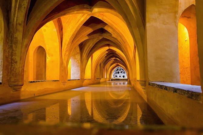 Seville Guided Tour into Alcazar and Cathedral Skip the Line - Why this combination works in Seville