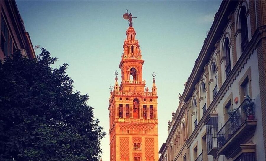 Seville: Guided Tour of Cathedral of Seville & Giralda Tower - Start on Calle Francos, close to Seville’s old center