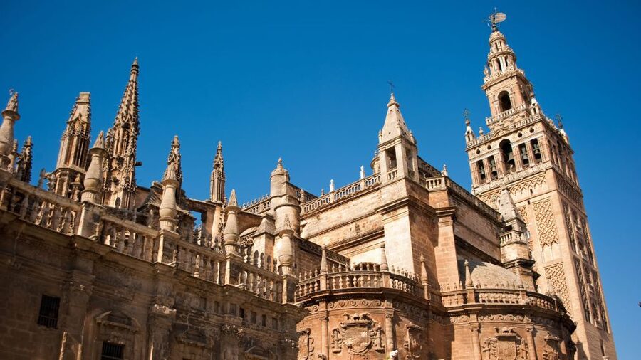 Seville: Guided Tour with Cathedral & Giralda Entrance - Meeting the guide at Avenida de la Constitución 23B