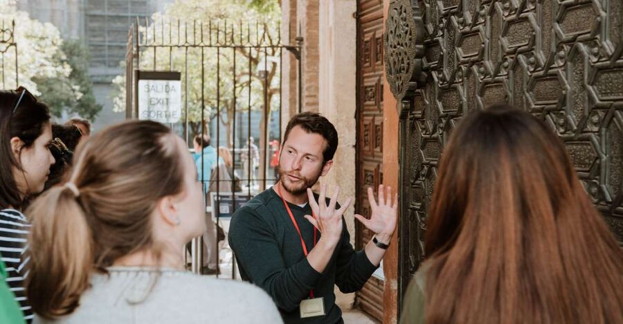 Seville: Guided Walking Tour with Optional Breakfast - Plaza de San Francisco and Seville City Hall