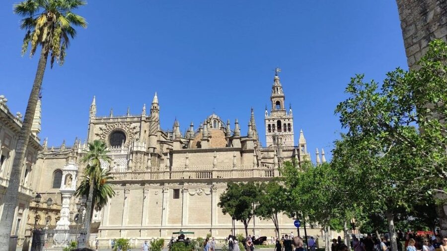 Seville: Guided Walking Tour with Optional Breakfast - The Cathedral and the Royal Alcázar from outside