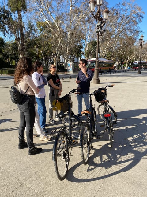 Seville: Highlights Bike Tour - Santa Cruz gives the finale a human scale