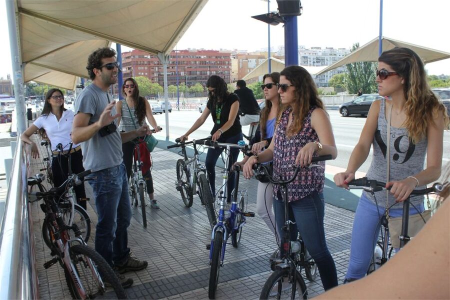 Seville: Highlights Bike Tour with Local Guide - Plaza de España and the 1929 exposition